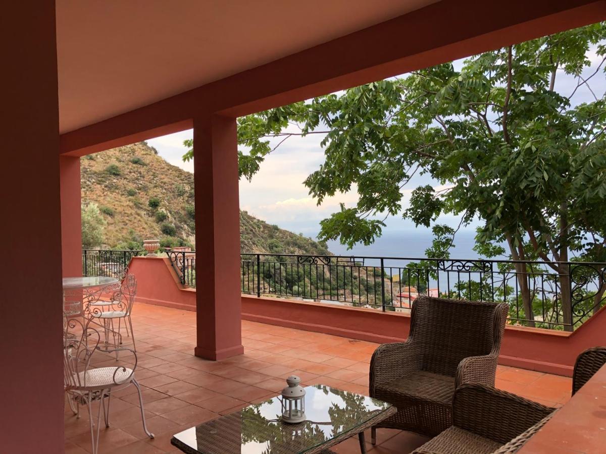 Villa Le Petit Paradis ตาออร์มินา ภายนอก รูปภาพ
