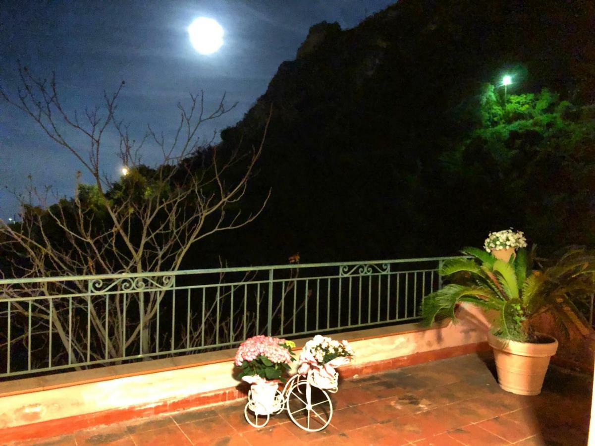 Villa Le Petit Paradis ตาออร์มินา ภายนอก รูปภาพ